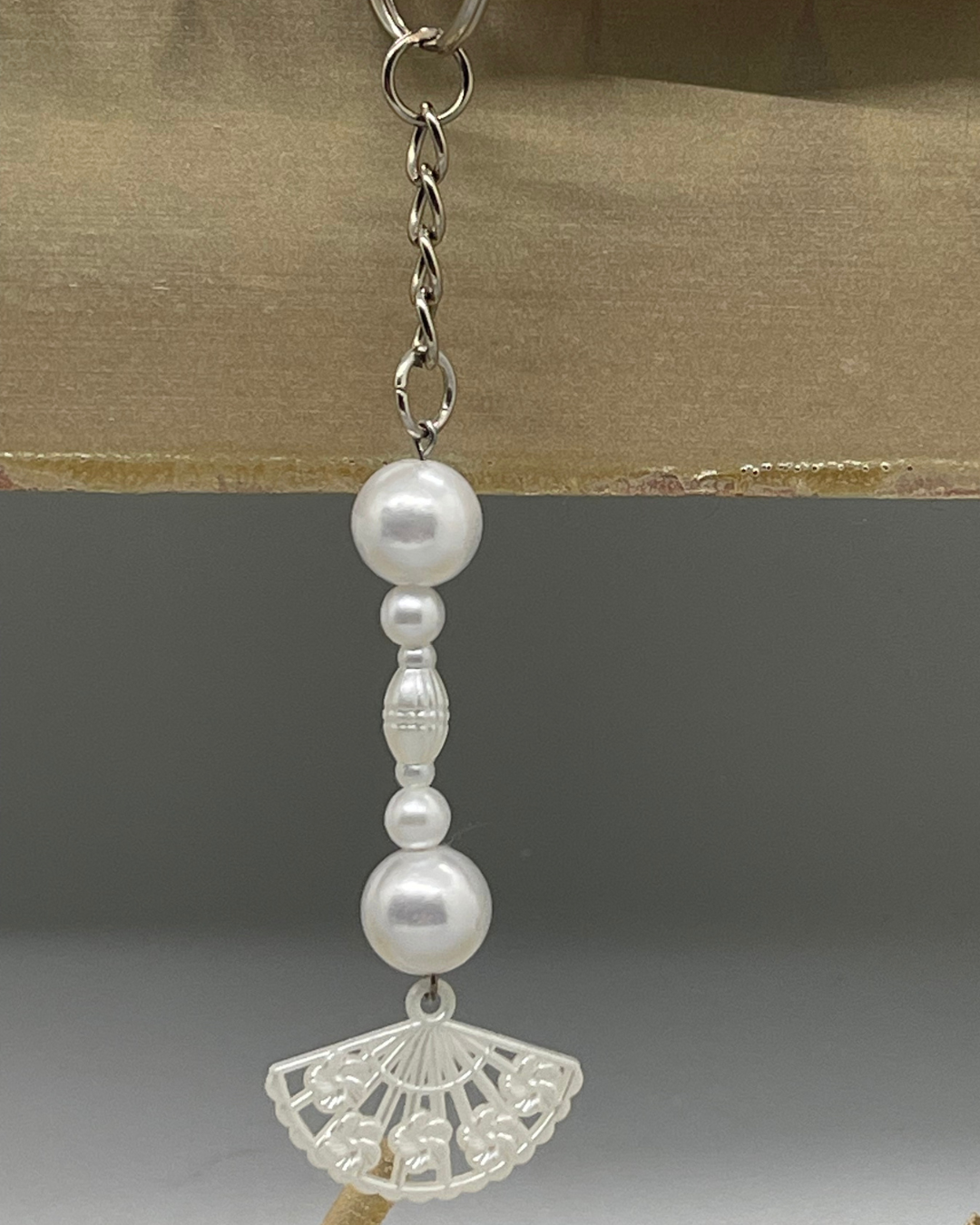 Plastic Pearl Fan Keychain